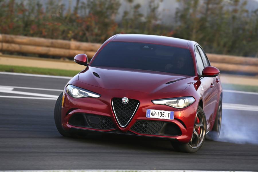  Alfa Romeo Giulia Quadrifoglio 2016 года  (WW) (фото 13 из 40)